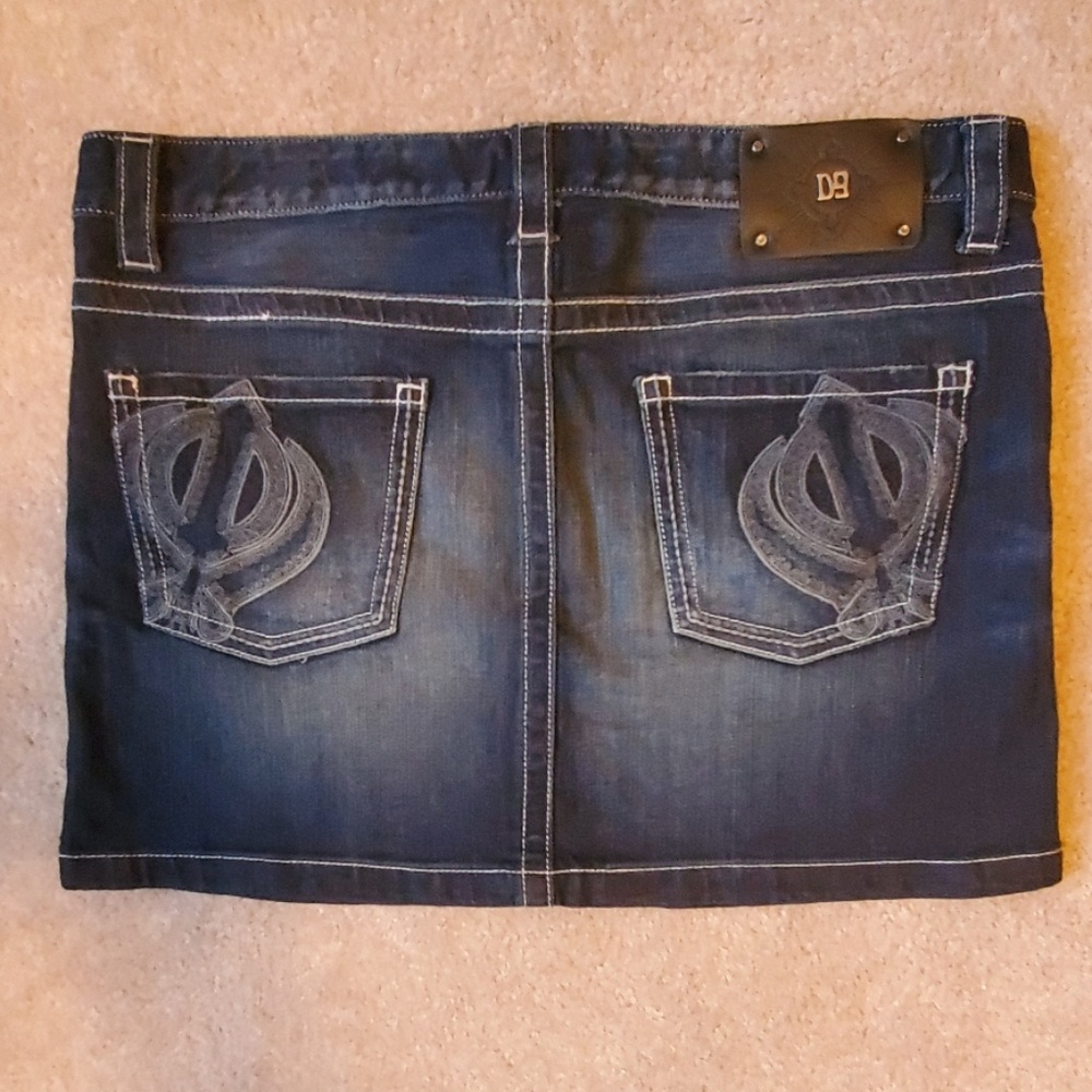 EUC!! D9 denim mini skirt Size 31 style Cyndi